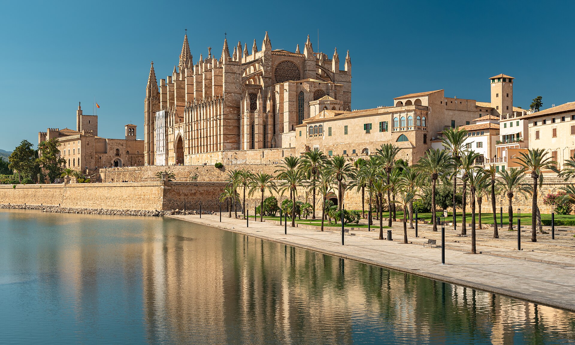 Palma Cathedral above the waterfront